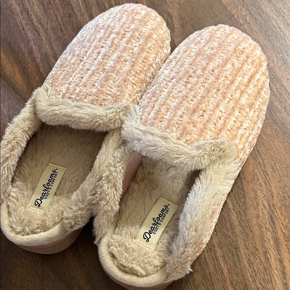 Dearfoams Ladies Plush Pink Slip-On House Slippers - Picture 3 of 8